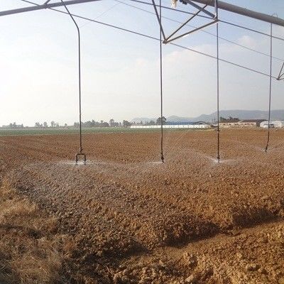 Αυτόματη λειτουργία πλευρικής κίνησης και κεντρικού κύκλου συστήματος άρδευσης Διαμέτρου 80 ιντσών για την γεωργική αποτελεσματικότητα