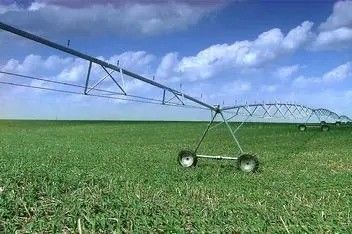 230 KG Metal Pivot Irrigation Setup από την Superior Farm Irrigation Tech Η λύση για τη βέλτιστη ανάπτυξη των καλλιεργειών