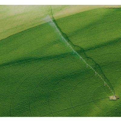 Αναβαθμίστε την αποδοτικότητα της γεωργίας σας με το αυτόματο σύστημα άρδευσης της γεωργίας μας Μεταλλικό κέντρο κύκλου και πλευρική κίνηση