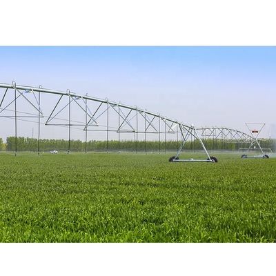 Μεγάλη αγροτική γη Γεωργική σταθερή πλευρική κίνηση κέντρο σύστημα περιστρεφόμενης άρδευσης με χωρητικότητα 2000 KG και Big End Gun